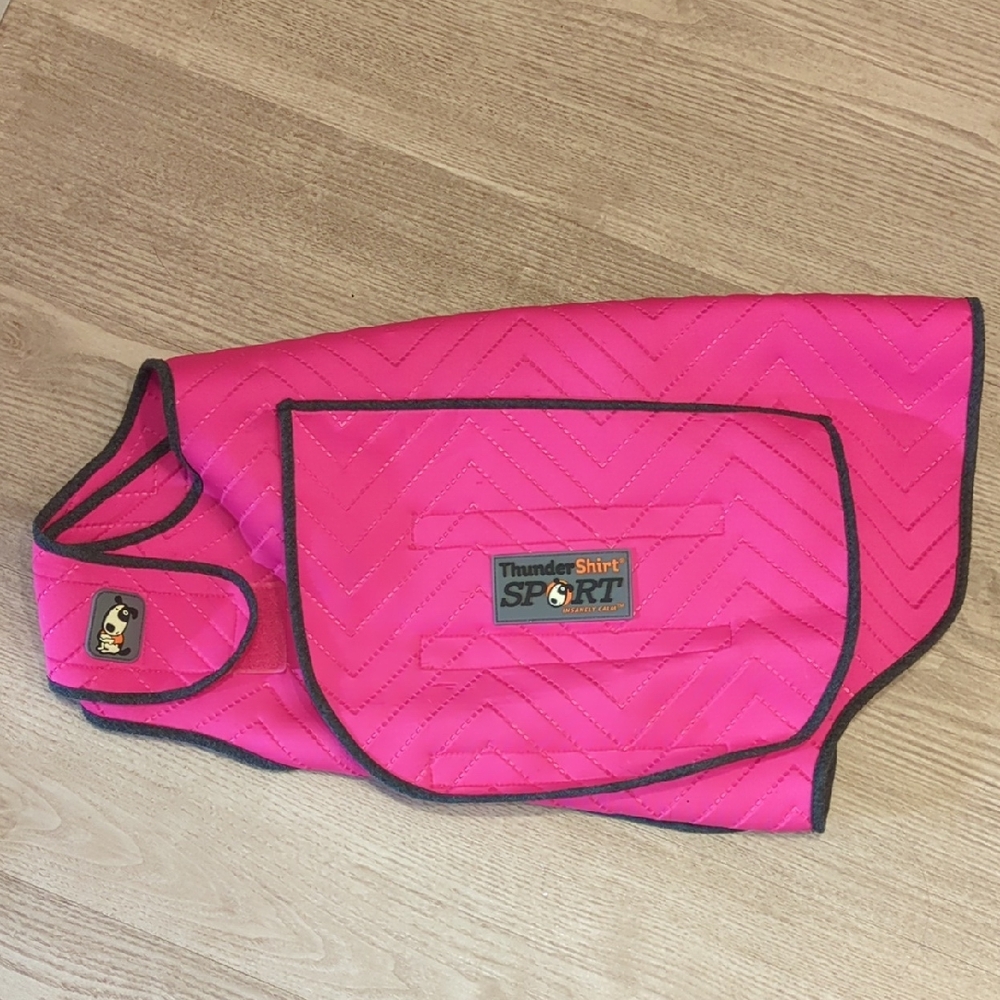 Thundershirt Sport Vibrant Pink Dog Vest in Size L